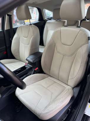 Ford Focus Titanium image 14