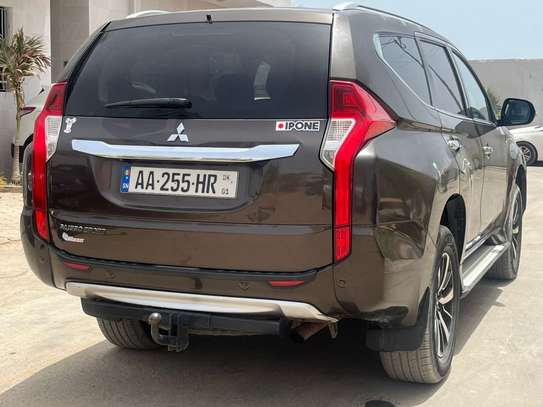 Mitsubishi pajero Diesel Full option image 6