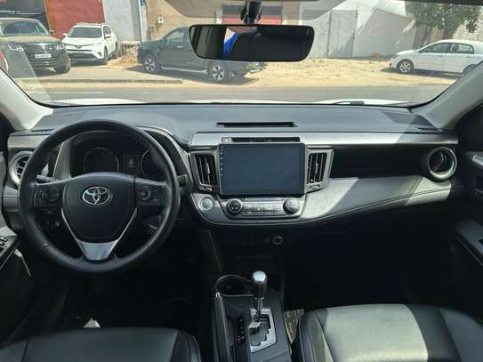 Toyota RAV4 2018 image 4