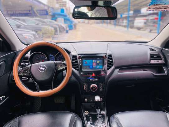 Ssangyong tivoli 2017 image 14