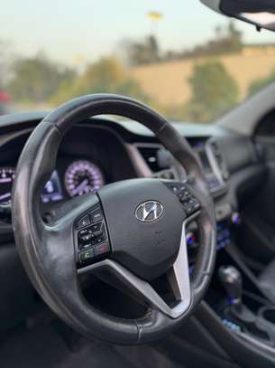 Hyundai Tucson 2.0 image 2