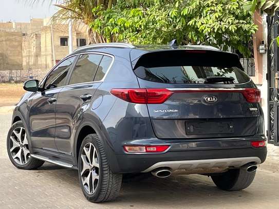 KIA SPORTAGE image 8