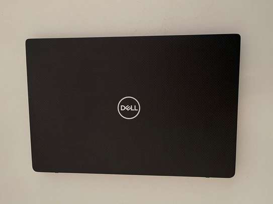 DELL LATITUDE 7400 image 1