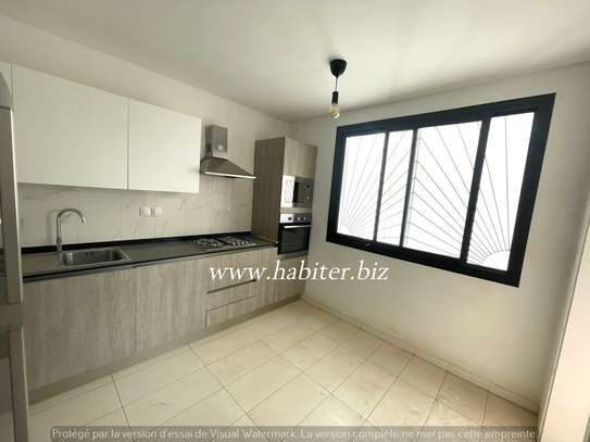 Appartement à louer au point E image 4