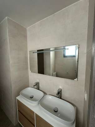 Magnifique appartement de type F4 à louer image 7