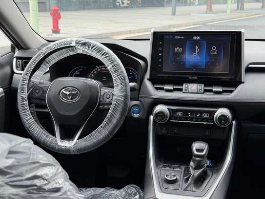Toyota RAV4 2020 4WD Hybrid image 10