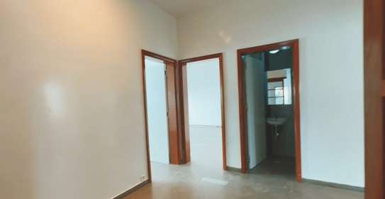 APPARTEMENT/BUREAU image 11