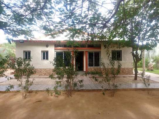 ‎🌿 À LOUER – Charmante maison de campagne à Warang 🌿 image 6