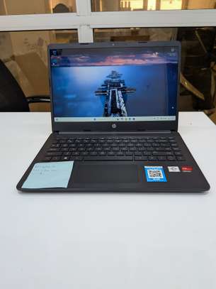 HP laptop 14 Amd Atlon Silver 4g de ram 128 image 2