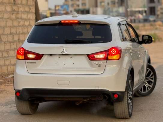 2017 Mitsubishi Outlander image 6