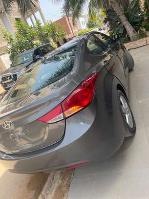 Hyundai Elentra image 4