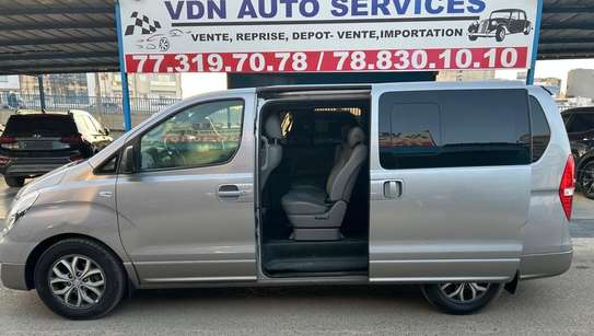 Hyundai Grand Starex 2017-2018 image 1