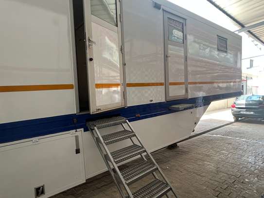 Cabinet médical ou laboratoire mobile image 1