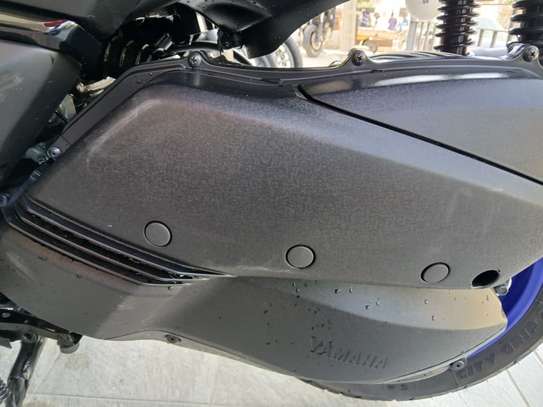 🔥 Yamaha XMAX 300 2025 Neuf – Seulement 1 600 km image 9
