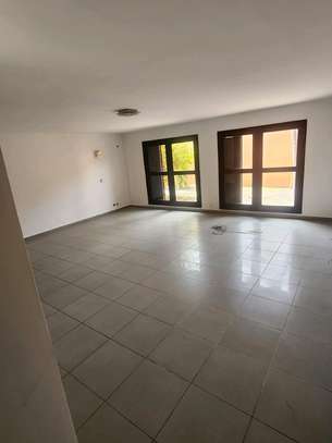 Villa d'angle à louer à fann résidence image 7