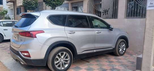 Hyundai Santa Fe 2019 image 2