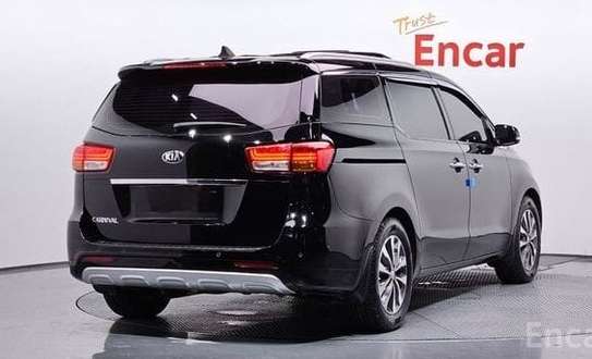 Kia Carnival luxe 9 places diesel 2017 image 13