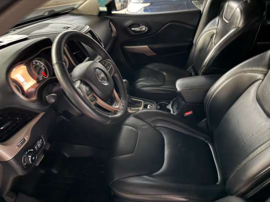Jeep Cherokee 2017 full options image 2