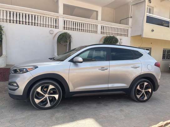 Hyundai Tucson image 12