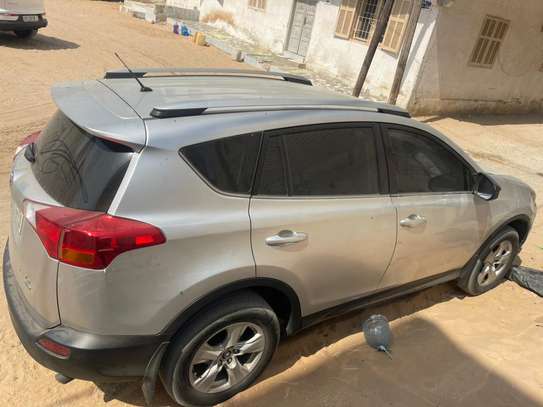 Toyota RAV4 2016 image 2