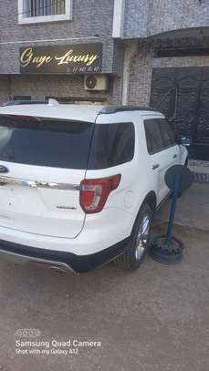 Ford Explorer 7 places image 14