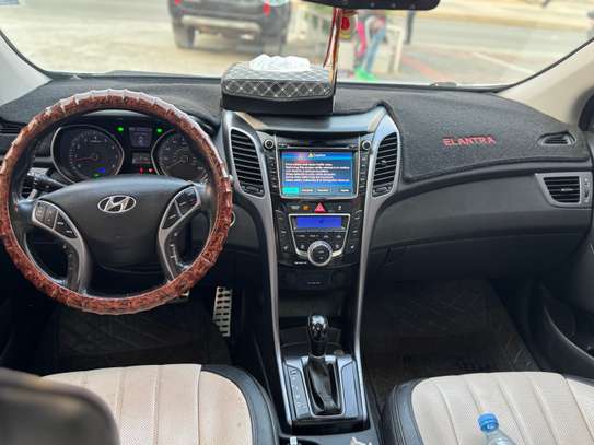 Hyundai Elantra GT image 5