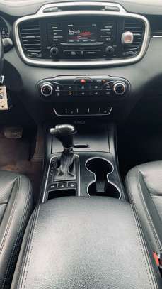 KIA SORENTO image 4