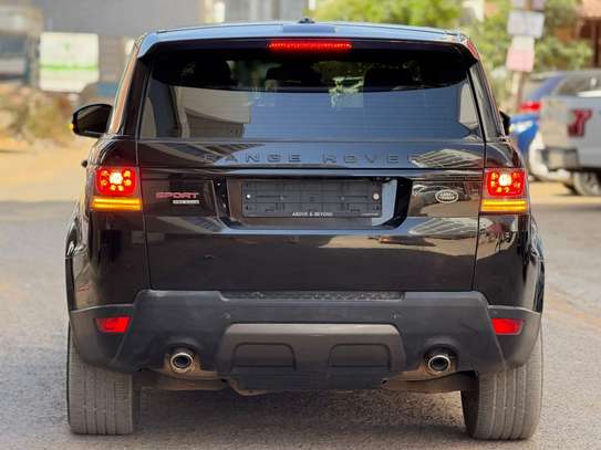 Belle Range Rover Sport HSE image 10