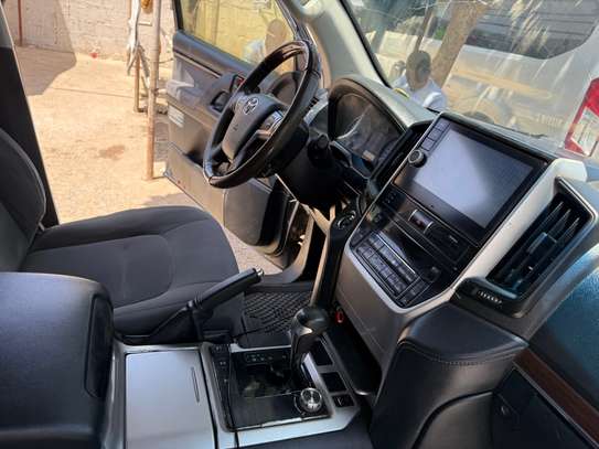 Toyota land cruiser image 11