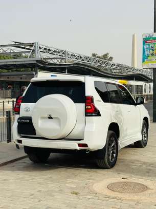 Toyota Prado image 5
