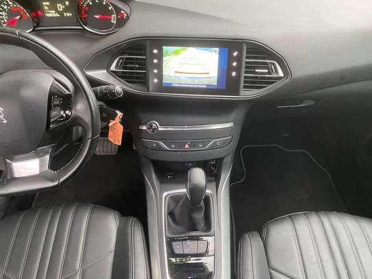 Peugeot 308 image 7