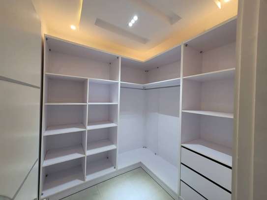 Appartement F4 neuf  à louer aux almadies image 9