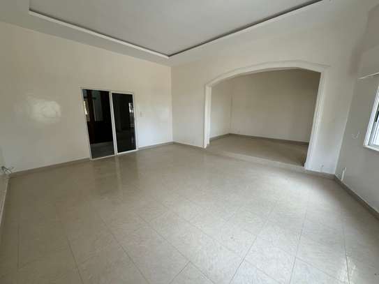 Villa à louer F6 aux almadies image 4