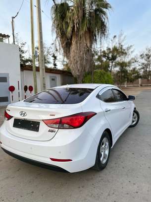 Hyundai avante image 10