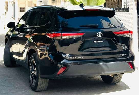 TOYOTA HIGHLANDER 2023 ESSENCE 6 cylindres image 4