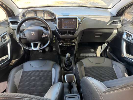 Peugeot 2008 2017 image 9
