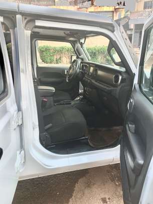 Jeep Wrangler 2019 image 2