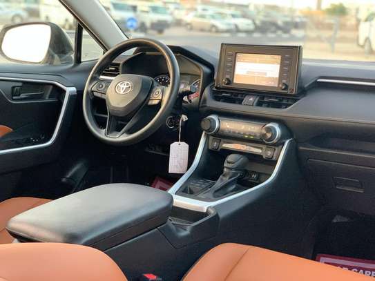 Toyota rave4 2019 venent tout neuf disponible image 2