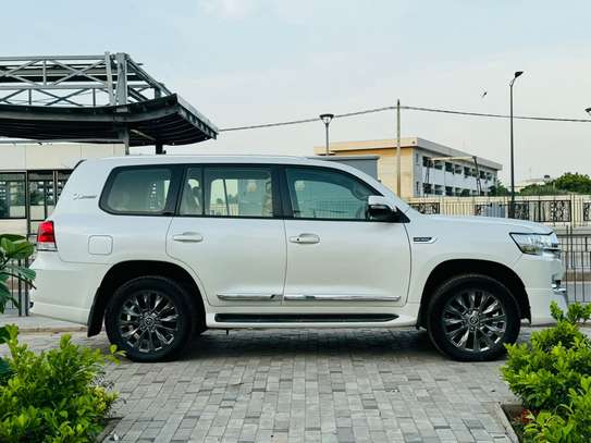 TOYOTA LAND CRUISER 2016 image 8
