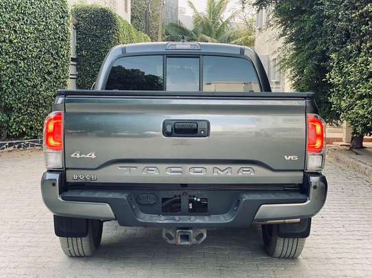 Toyota Tacoma limted année 2016 image 10