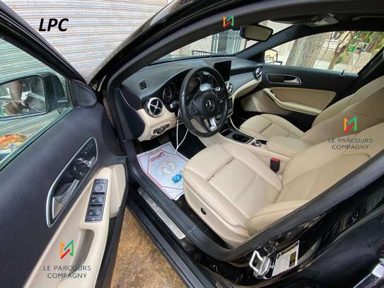 Mercedes GLA 4Matic image 9