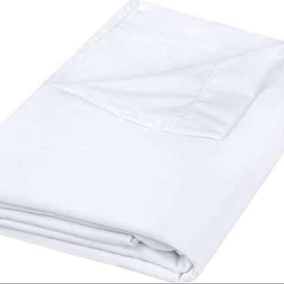 Draps blancs d’hôtel image 3