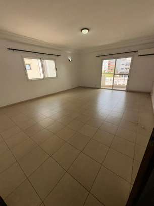 Appartement F4 à  louer au Point E image 2
