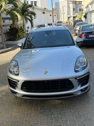 Porsche Macan S image 3