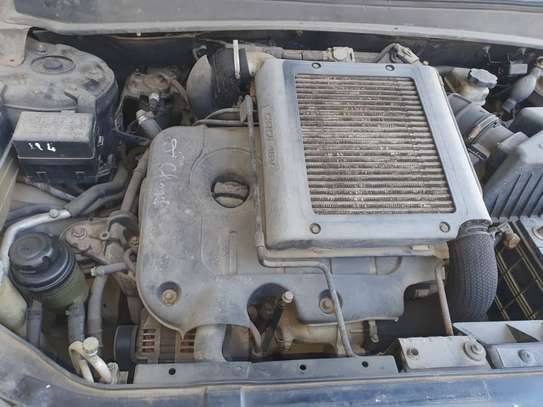 Moteur hyundai Tucson 2.0 image 2