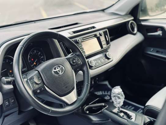 Toyota rav4 xle 2018 image 7