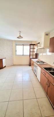 Cité Africa Grand F4 avec Vue sur mer- proche Corniche image 7
