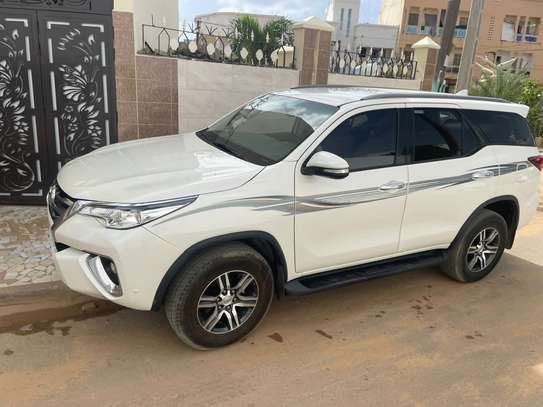TOYOTA FORTUNER 2017 7PLACES image 1