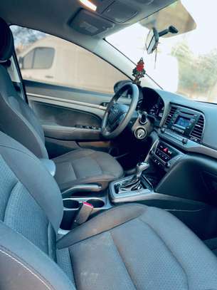 2017 Hyundai Elantra SE From Canada image 4