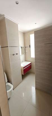 MAGNIFIQUE APPARTEMENT DEUX CHAMBRES A MERMOZ FACE A LA MER image 11